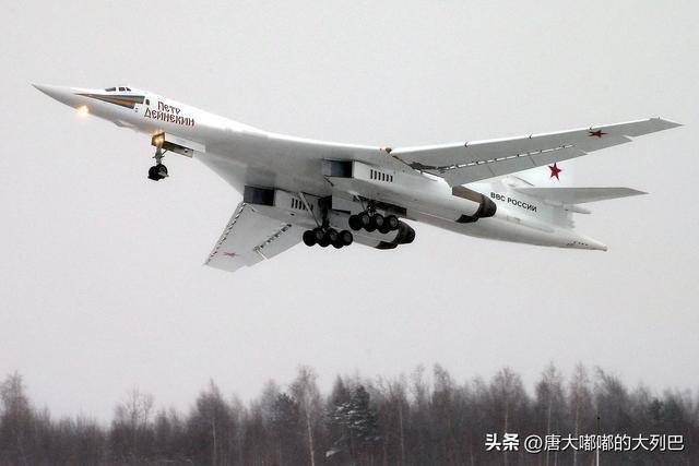 俄罗斯2023年接收新武器军工和资源IM电竞 电子竞技平台大国实力不容忽视(图1)