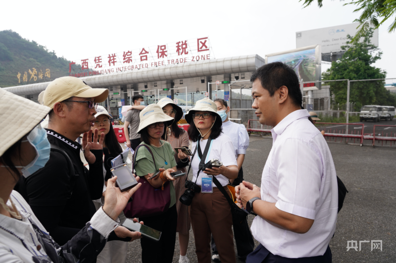 IM电竞 IM电竞app广西凭祥：口岸通货能力提质增速 助推互联互通兴边富民(图2)
